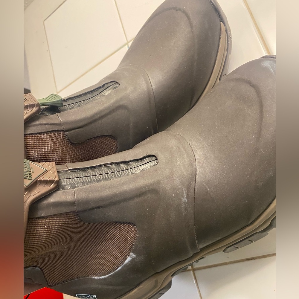 $100 OFF NWT Men's Muck Boots - Picture 4 of 13